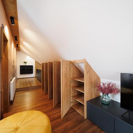 Cozy Mountain Attic Apartment In High Tatras Vel'ka Lomnica Exterior foto